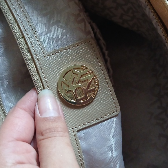 DKNY large monogram 2 way purse - Picture 11 of 16